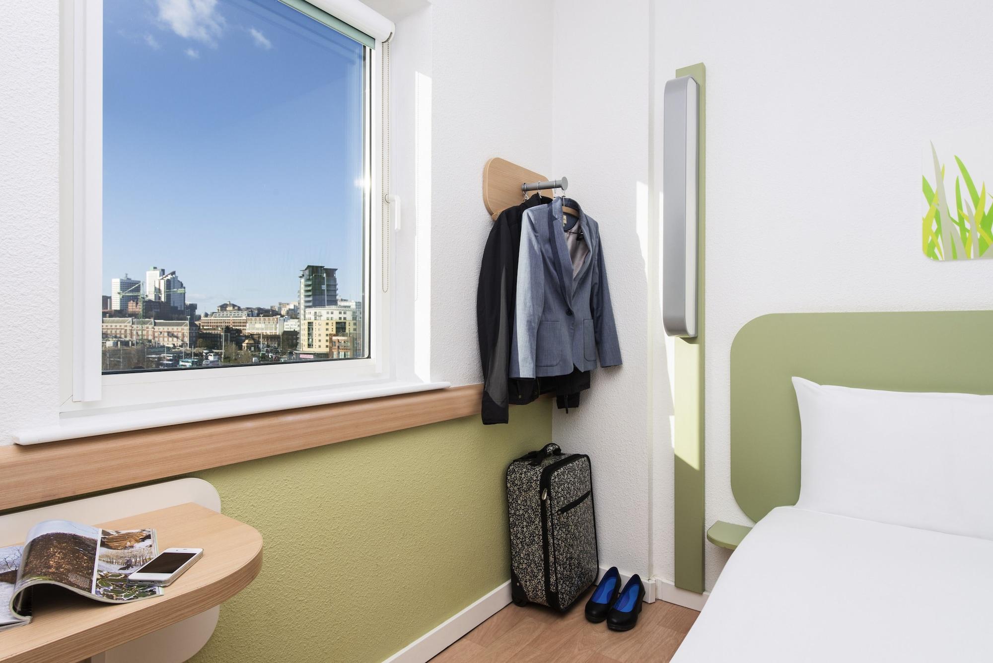 Ibis Budget Leeds Centre Crown Point Road Esterno foto