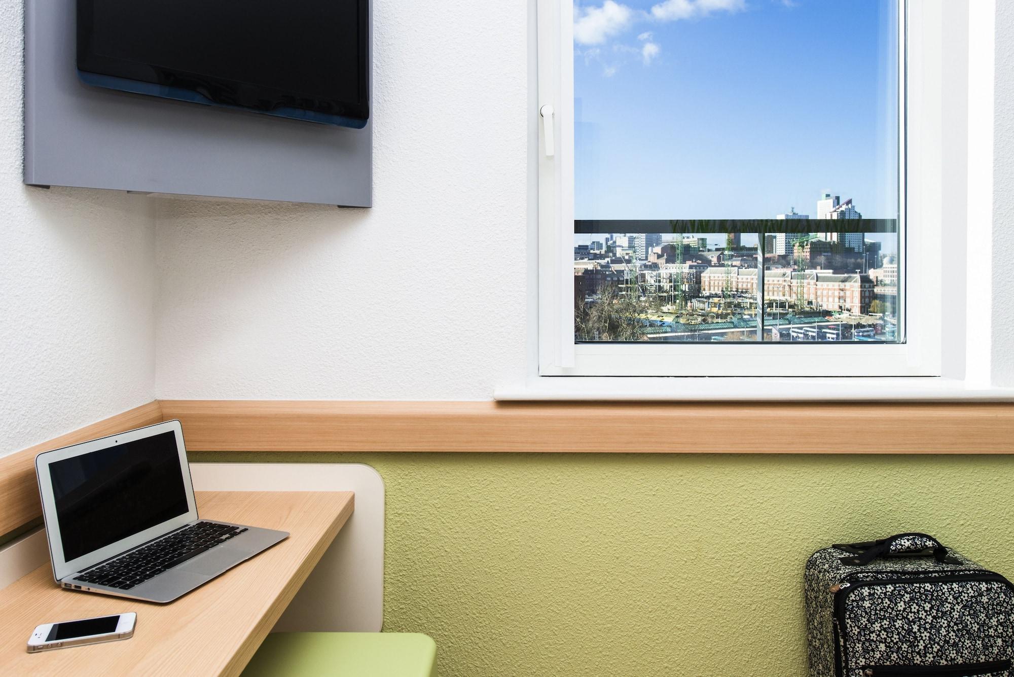 Ibis Budget Leeds Centre Crown Point Road Esterno foto