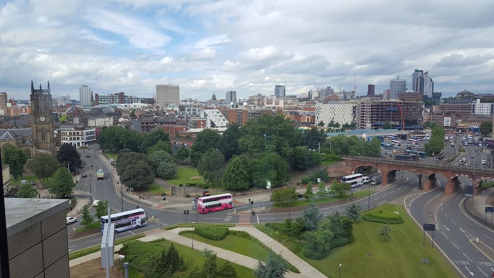 Ibis Budget Leeds Centre Crown Point Road Esterno foto