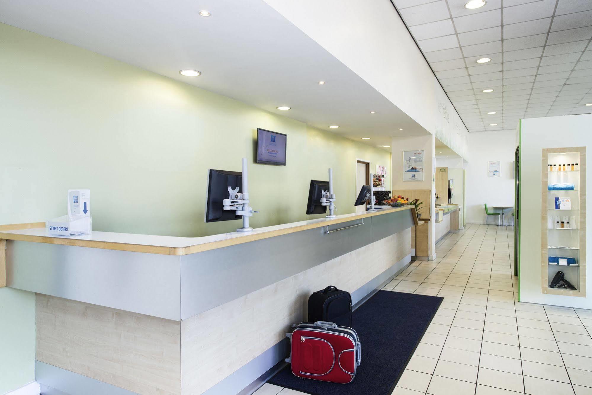Ibis Budget Leeds Centre Crown Point Road Esterno foto