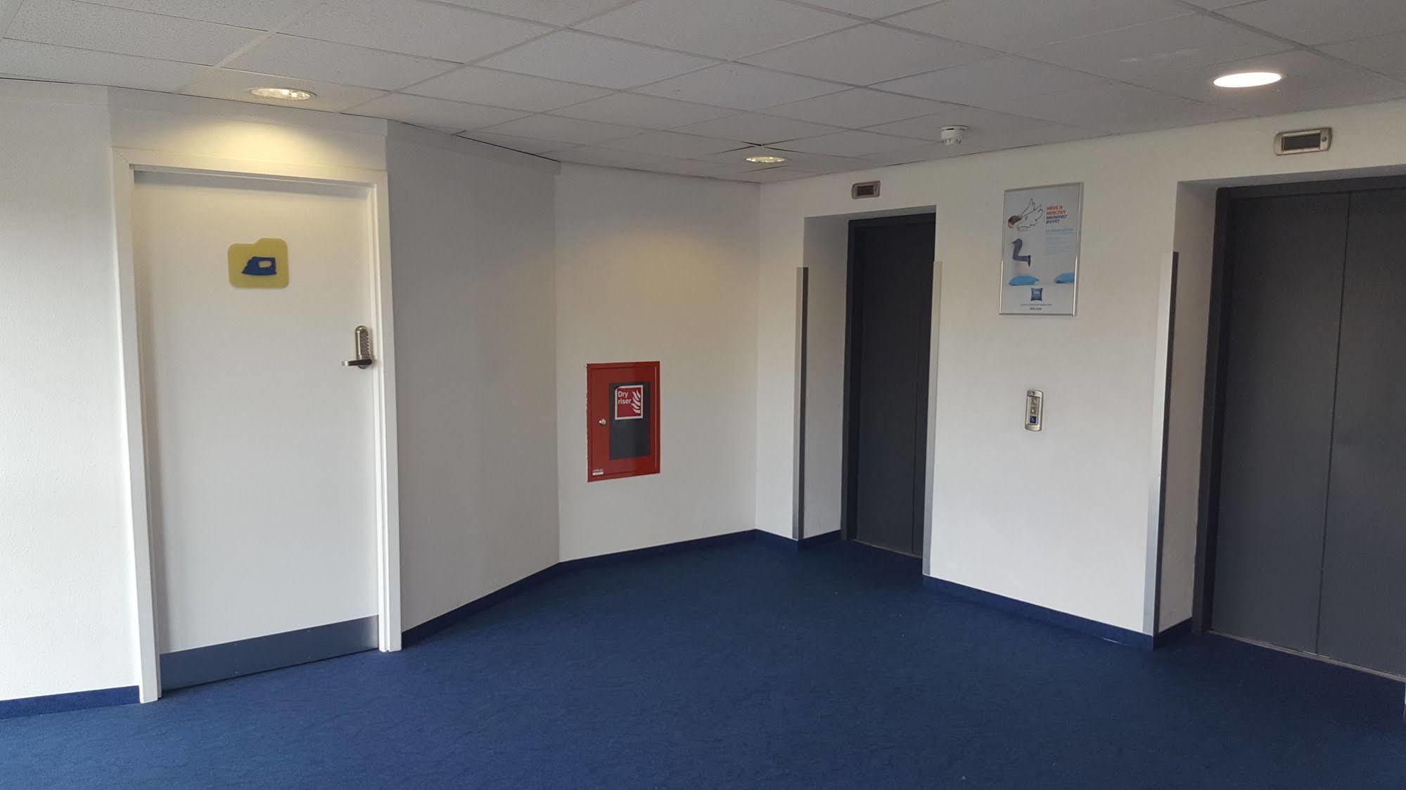 Ibis Budget Leeds Centre Crown Point Road Esterno foto