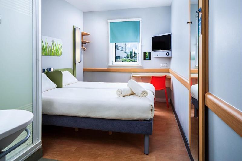 Ibis Budget Leeds Centre Crown Point Road Esterno foto